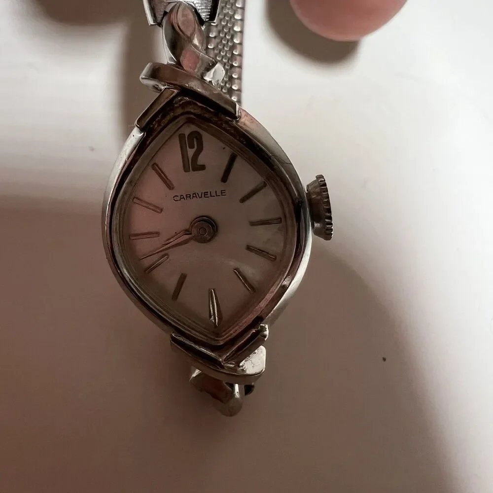 Vtg 1971 Caravelle Bulova Ladies Watch N1 10K RGP Bezel Silver Tone Kreisler